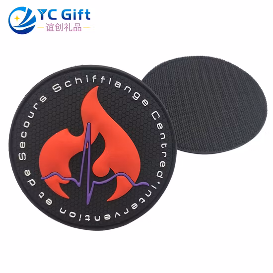 Accessoires de vêtement personnalisés Décoration Étiquette tissée Étiquette volante Patchs de nom de drapeau de transfert de chaleur Autocollant en caoutchouc PVC Impression d'étiquettes de vêtements avec logo